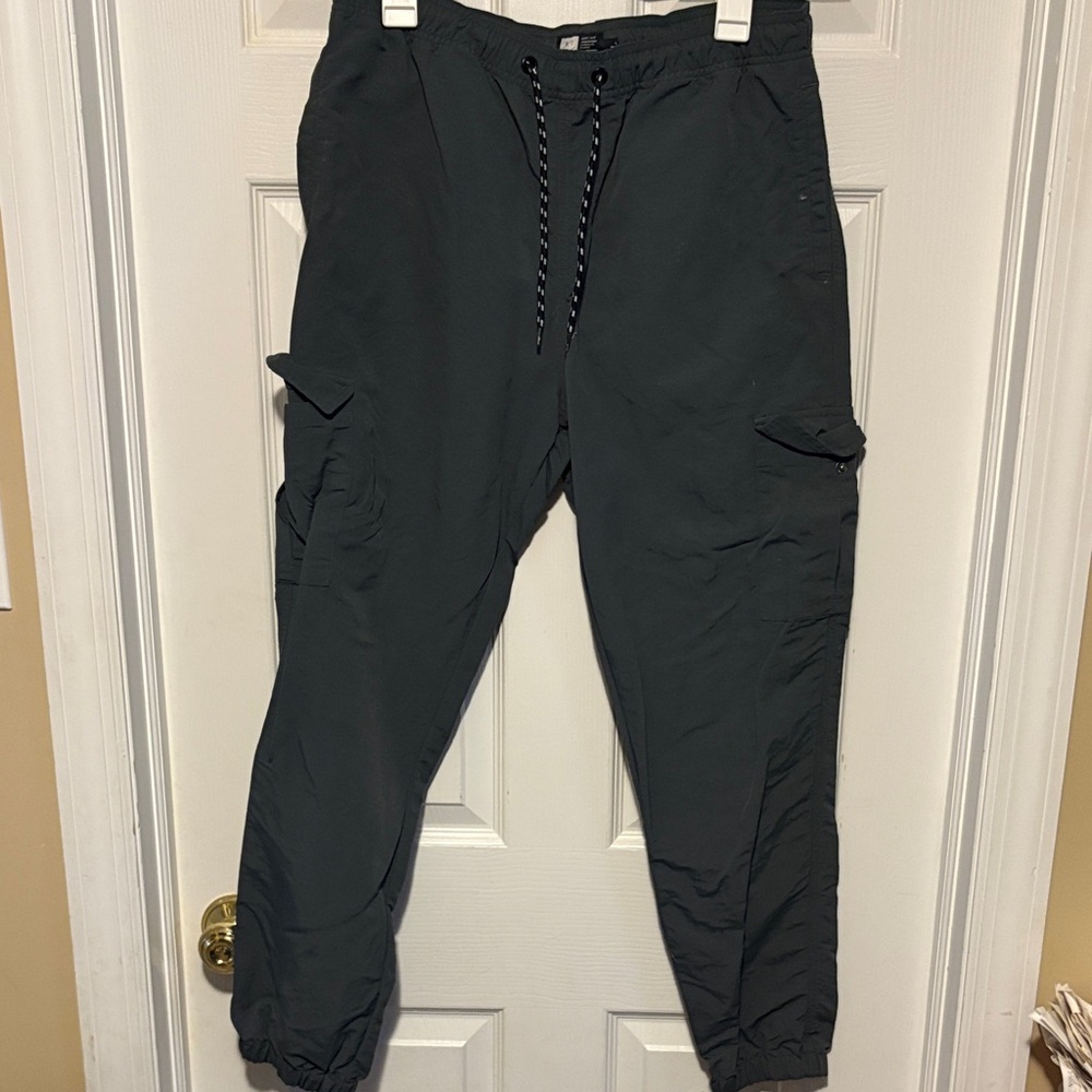 Lira Men's dark green parachute Cargo jogger Pants